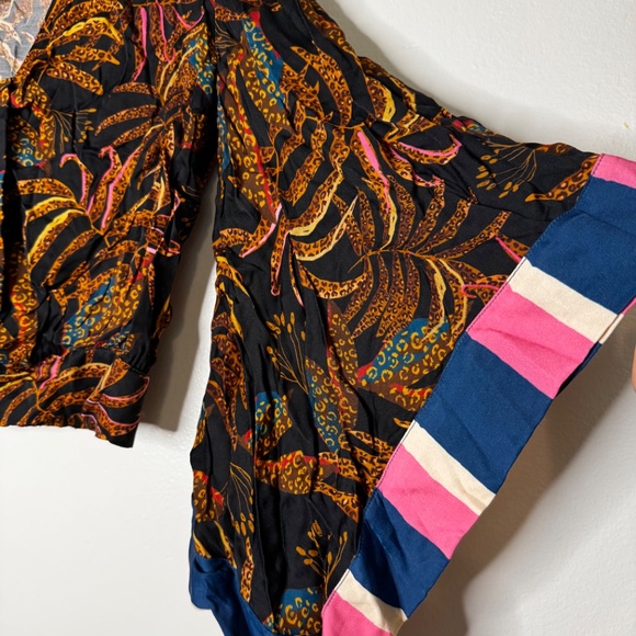 Farm Rio Bell Sleeve Top - Picture 2 of 5